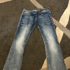 Rock Revival, Destin, Straight cut.